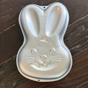 Wilton Silver Bunny Cake Pan